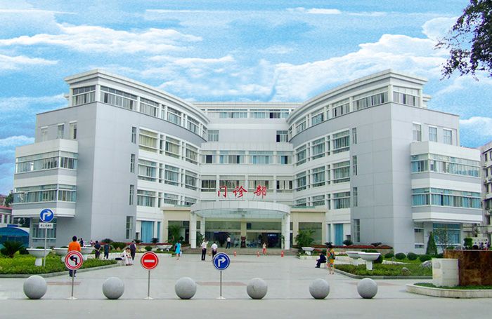 醫(yī)療機構(gòu)凈水解決方案-醫(yī)院直飲水設(shè)備定制-醫(yī)院用水系統(tǒng)-藍創(chuàng)沃特